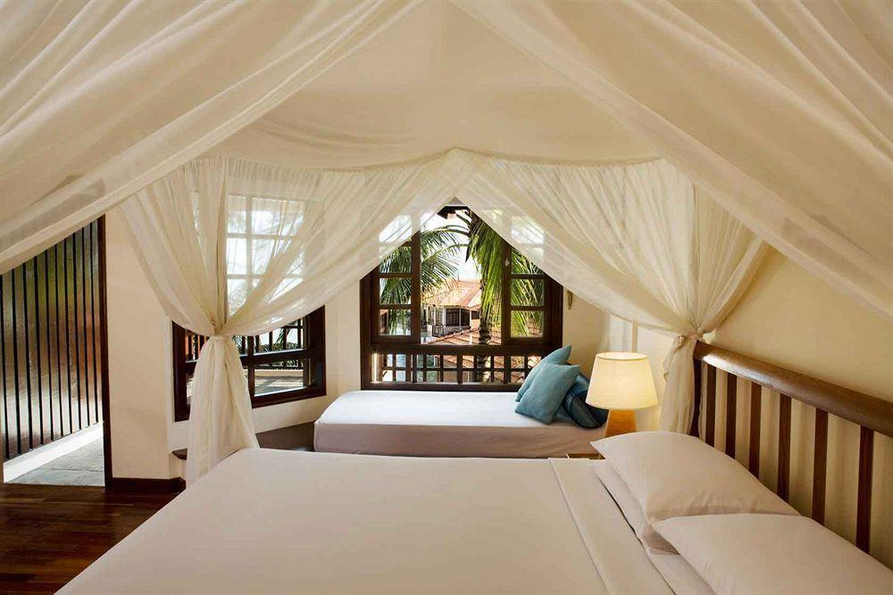 Avillion Port Dickson Hotel Exterior foto A bedroom at the resort