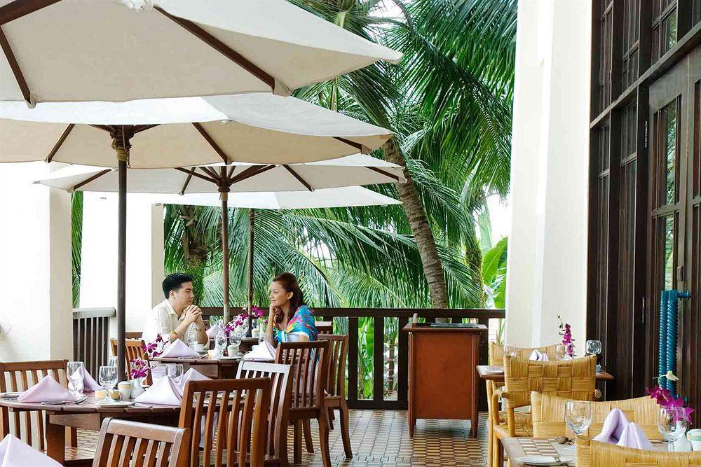 Avillion Port Dickson Hotel Exterior foto The restaurant at the hotel