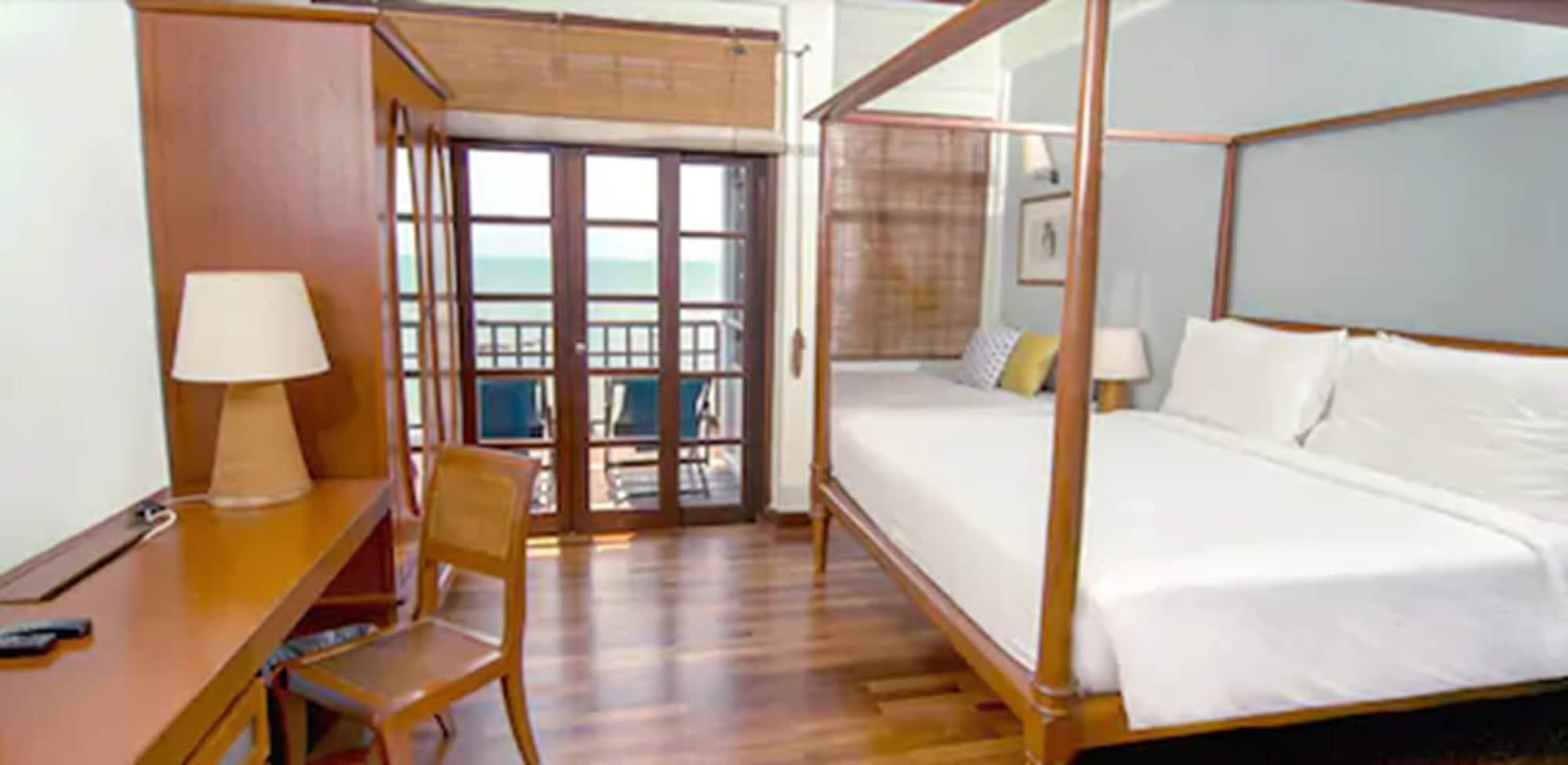 Avillion Port Dickson Hotel Exterior foto A room at the hotel