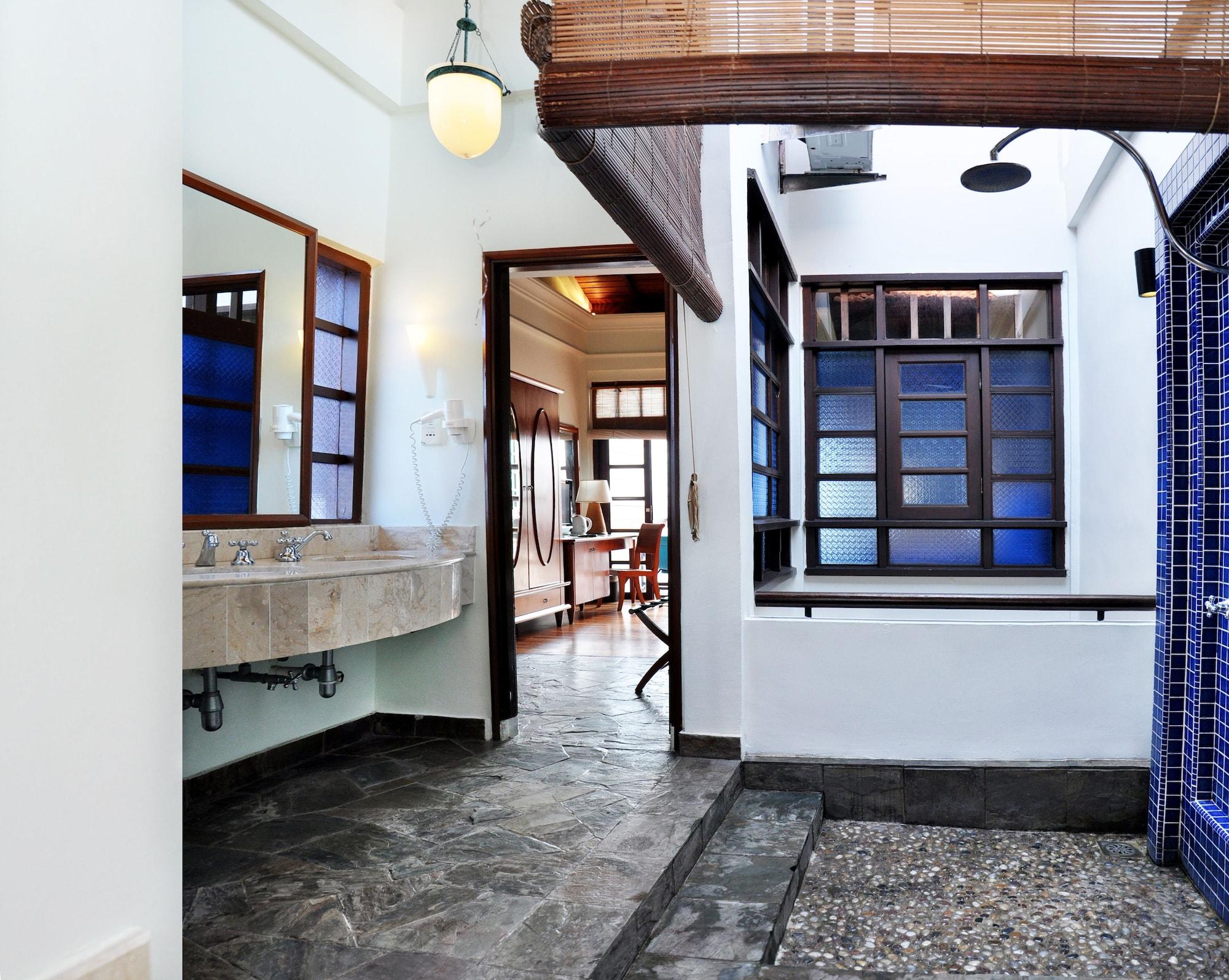 Avillion Port Dickson Hotel Exterior foto Interior of the house