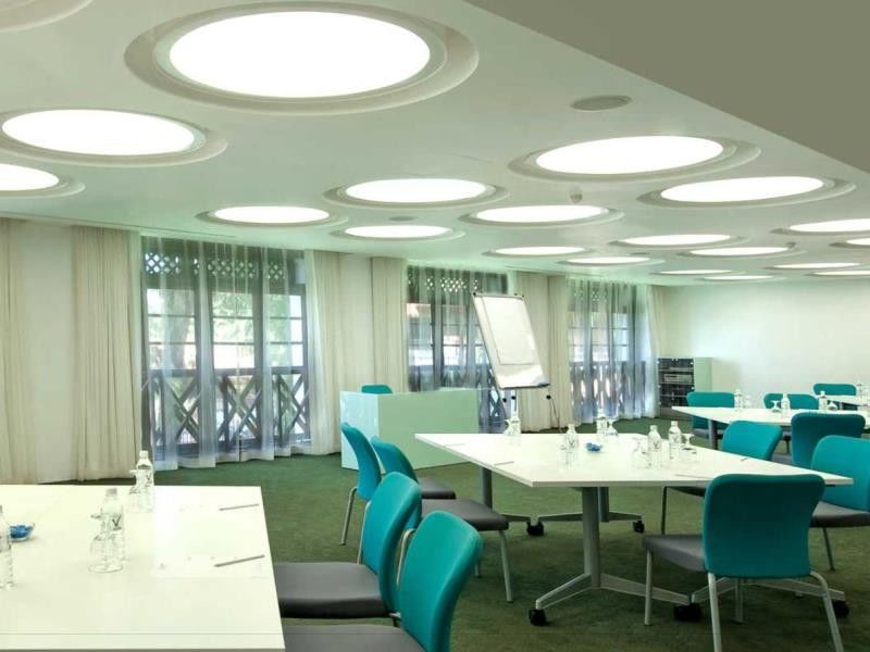 Avillion Port Dickson Hotel Exterior foto Meeting room