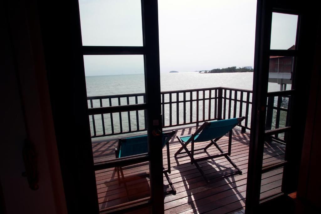 Avillion Port Dickson Hotel Quarto foto View from a chalet