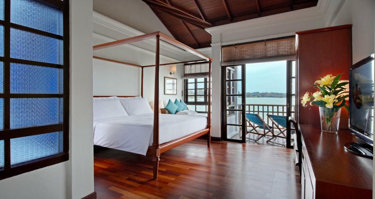 Avillion Port Dickson Hotel Exterior foto